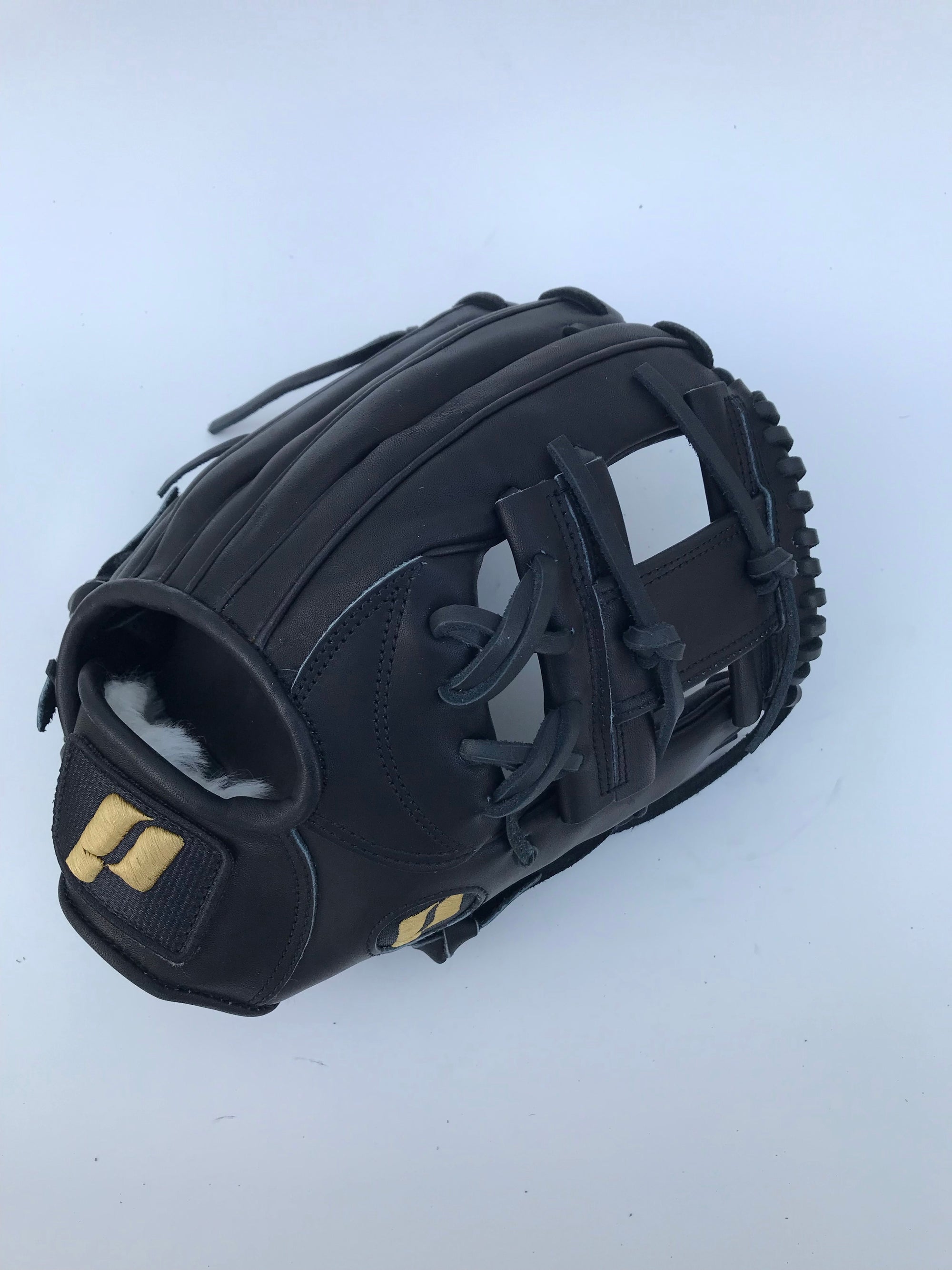 INFIELD H WEB 11.75" RHT